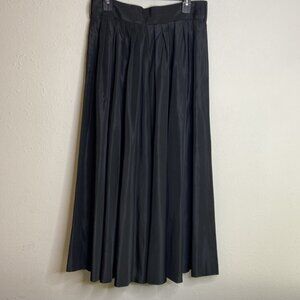 Chic Black Pleated Maxi Skirt